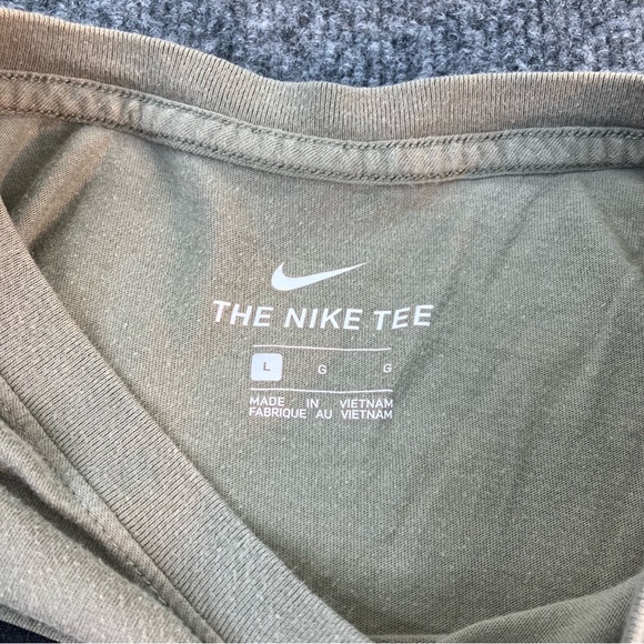 Nike Just Do It T-shirt The Nike Tee Men's Short Sleeve Shirt Large - Picture 4 of 9